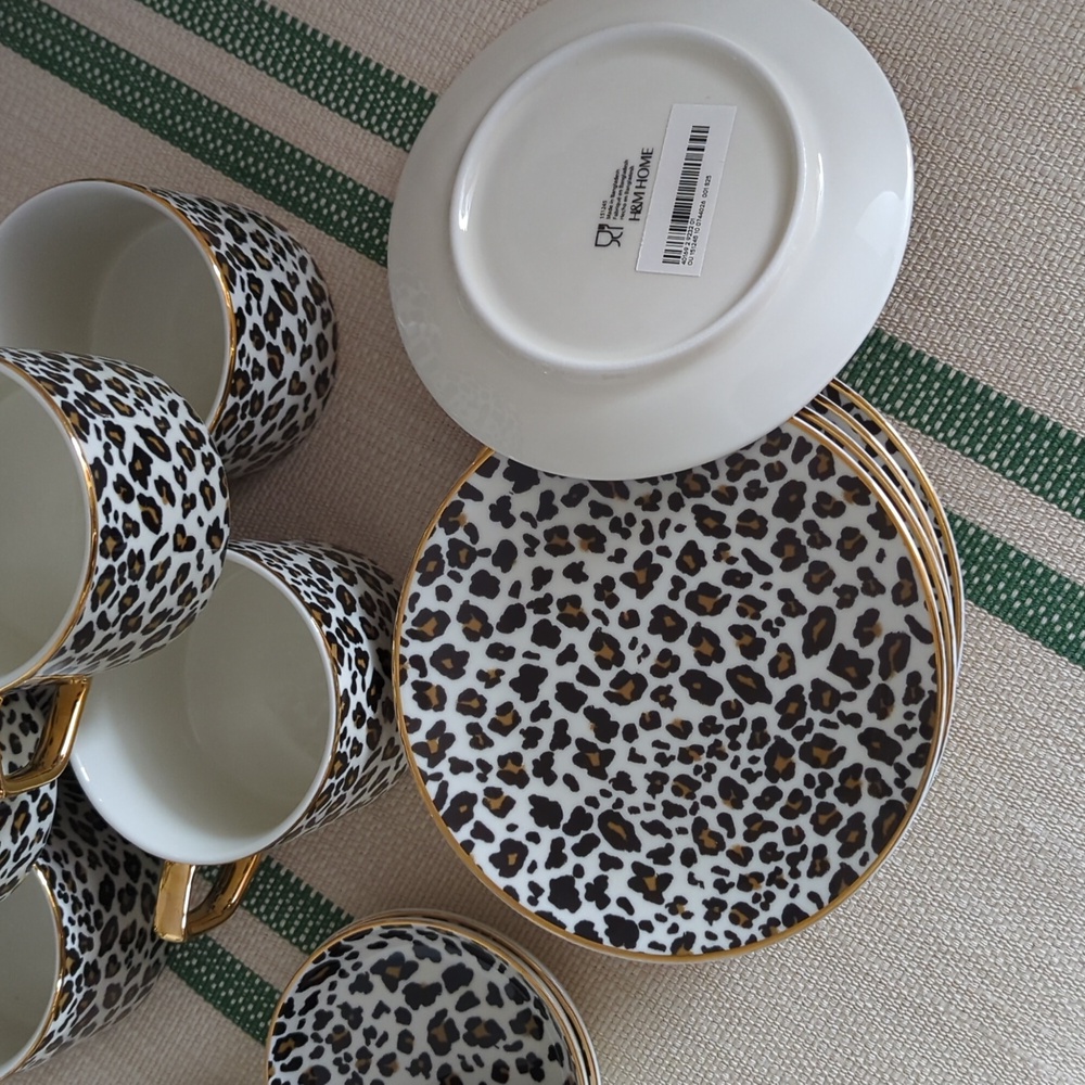Leopard Tea Set With Gold Rim - Picture 3 of 7
